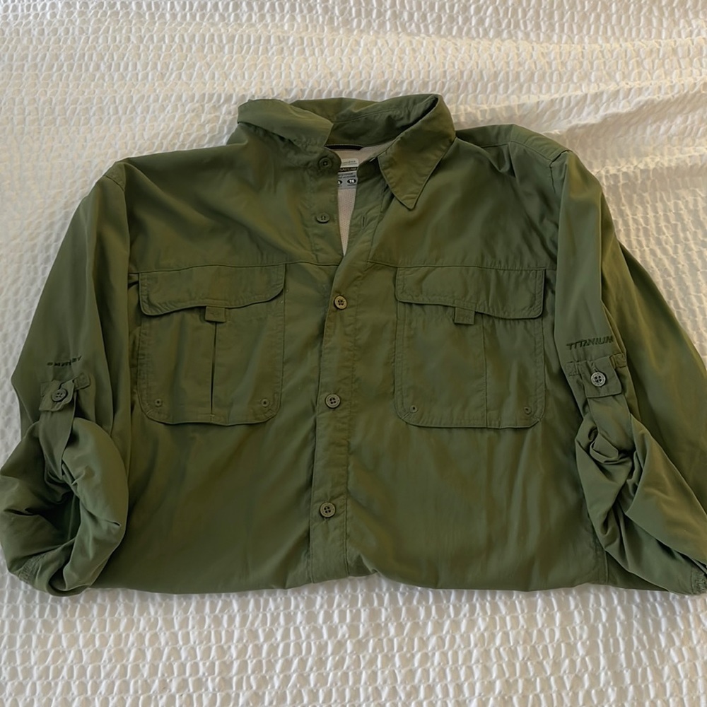 Columbia Men’s Omni-dry Titanium Outdoor Ventilated Hiking Shirt. Sz X-Large.